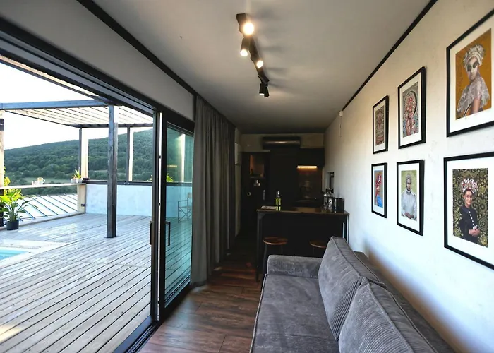 Vila Ateliery Nad Zavozom Hrusov