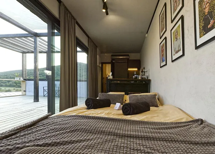 Ateliery Nad Zavozom Hrusov